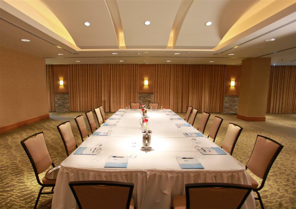 Hotel Watermark 4*